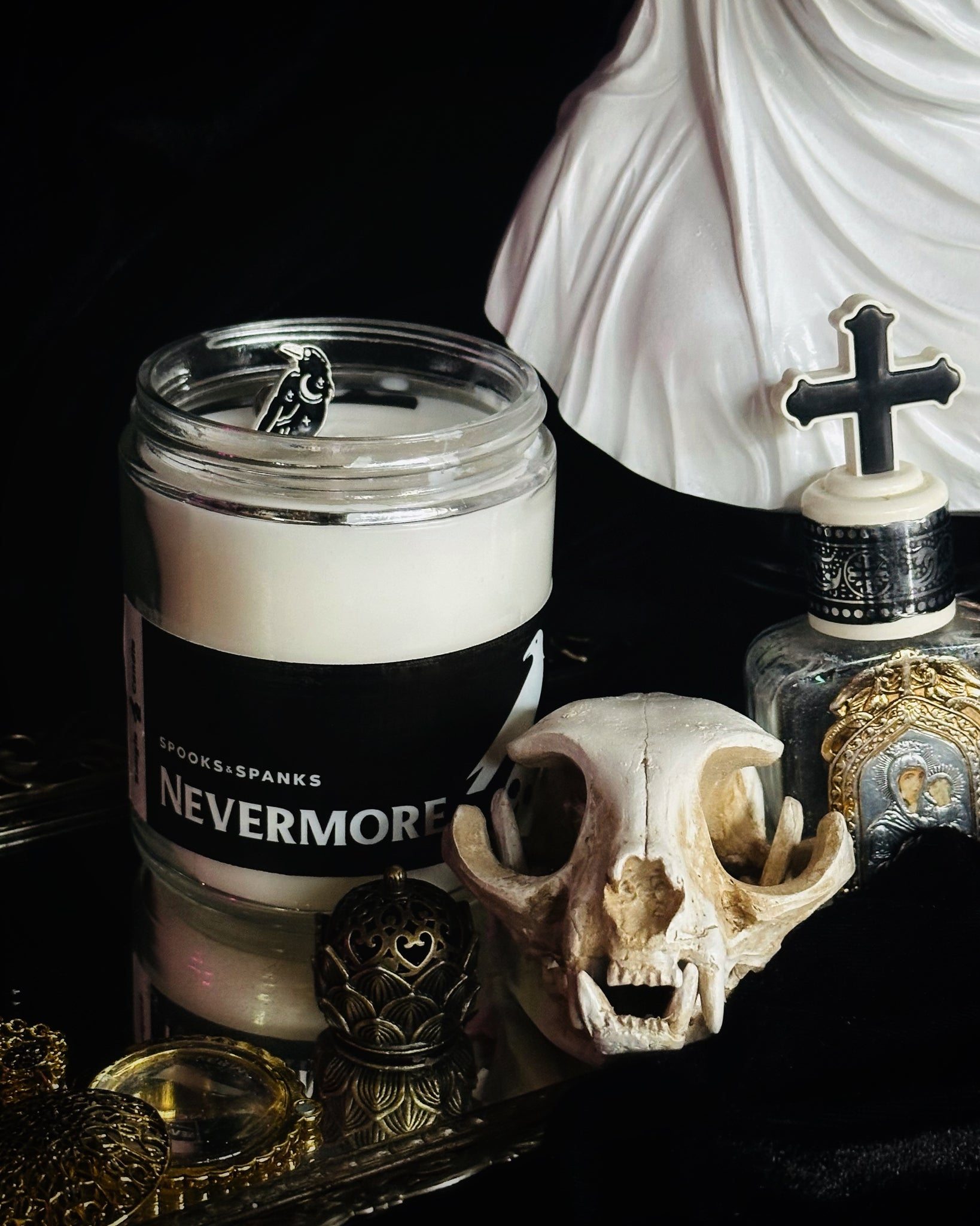 Nevermore Candle - Black amber + cashmere