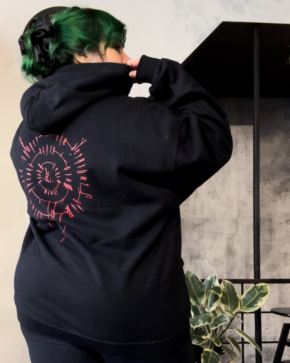Sweat à capuche Darling brodé + imprimé au dos