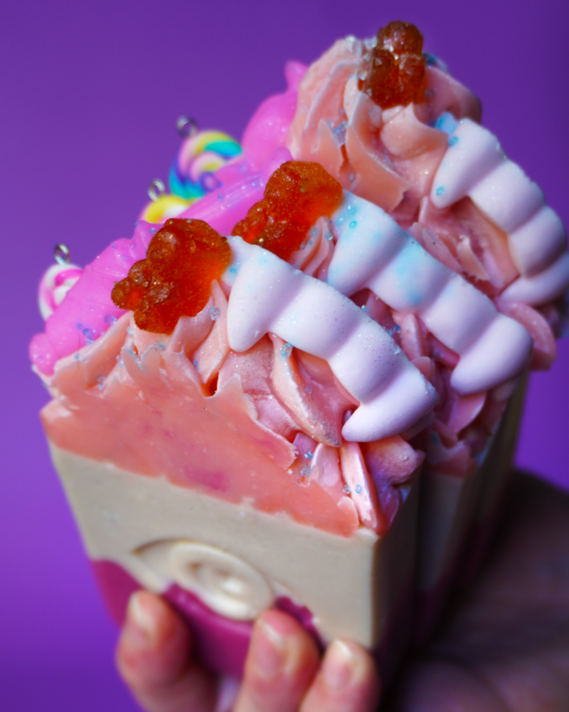 Pain de savon Candy Monster avec un charme - Bonbon sûrettes